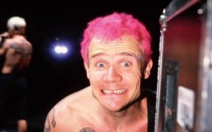Flea из Red Hot Chili Peppers объявит претендентов на вступление в Зал Славы Рок-н-Ролла