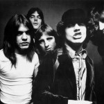 Скончался один из основателей рок-легенды AC/DC Малколм Янг Скончался один из основателей рок-легенды AC/DC Малколм Янг