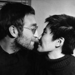 Полиция вернула украденные личные вещи Джона Леннона
